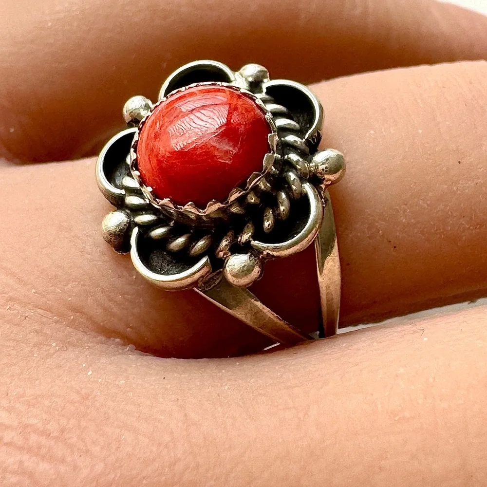 Navajo Flower Ring Red Spiny Oyster Sz 9 Sterling Silver Scalloped Native Amer